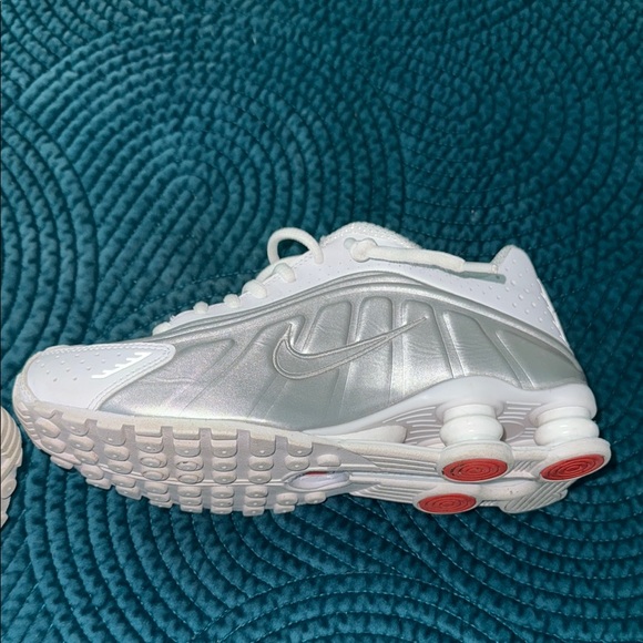 NIB Nike Women's Athletic Shoes - White and Gray NIB - Picture 6 of 8